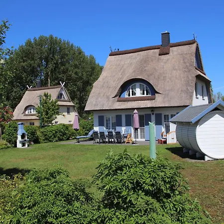 Dom wakacyjny Mit Garten- Sauna- Kamin Und Whirlpool By Interhome