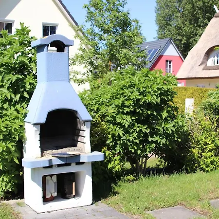 Mit Garten- Sauna- Kamin Und Whirlpool By Interhome