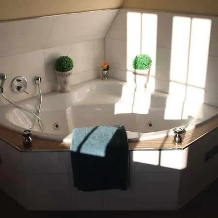 Prázdninový dům Mit Garten- Sauna- Kamin Und Whirlpool By Interhome
